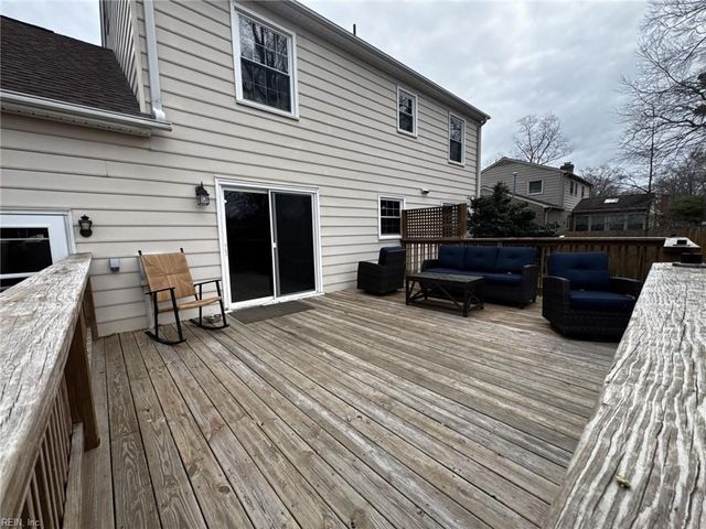 461 Harcourt PL, Newport News, VA 23602