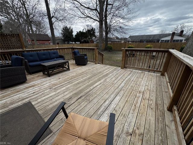 461 Harcourt PL, Newport News, VA 23602