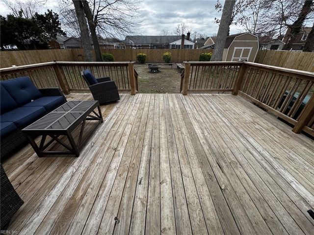 461 Harcourt PL, Newport News, VA 23602