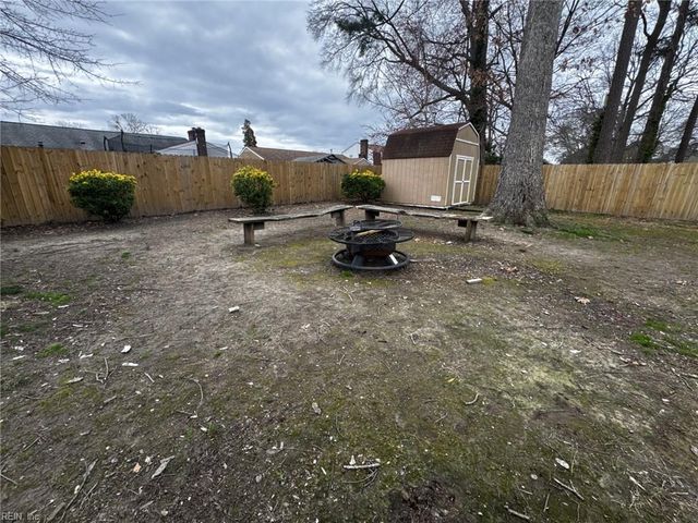 461 Harcourt PL, Newport News, VA 23602