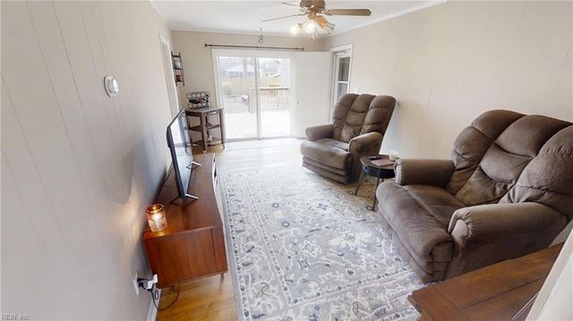 461 Harcourt PL, Newport News, VA 23602