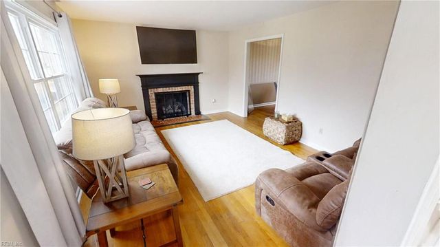 461 Harcourt PL, Newport News, VA 23602