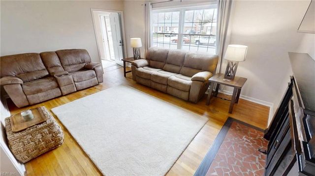 461 Harcourt PL, Newport News, VA 23602