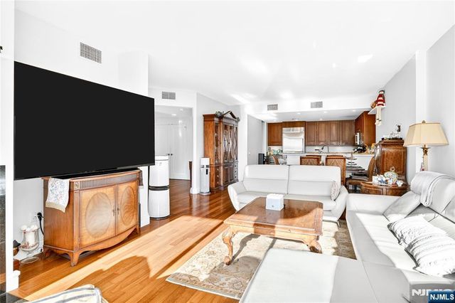 8100 River Road 801, North Bergen, NJ 07047