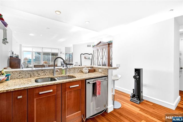 8100 River Road 801, North Bergen, NJ 07047