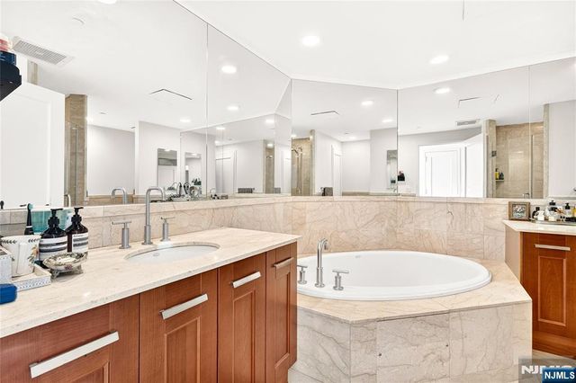 8100 River Road 801, North Bergen, NJ 07047