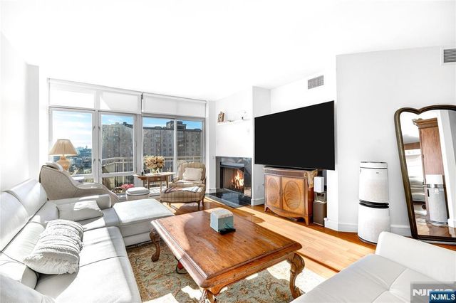 8100 River Road 801, North Bergen, NJ 07047