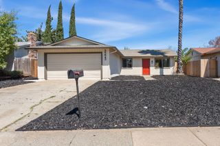 3225 Smithlee Dr, Sacramento, CA 95827
