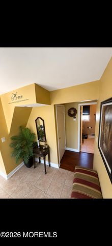 43 Briarwood Avenue, Keansburg, NJ 07734