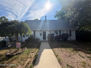 43 Briarwood Avenue, Keansburg, NJ 07734