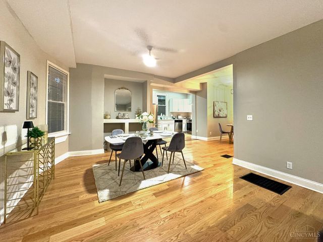 3206 Gilbert Avenue, Cincinnati, OH 45207