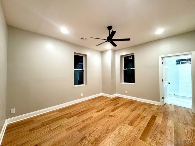 3206 Gilbert Avenue, Cincinnati, OH 45207