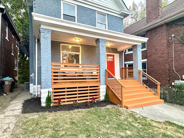 3206 Gilbert Avenue, Cincinnati, OH 45207
