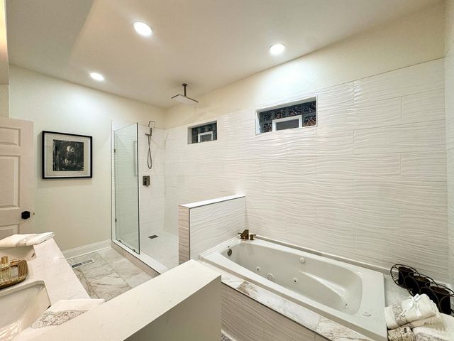 3206 Gilbert Avenue, Cincinnati, OH 45207