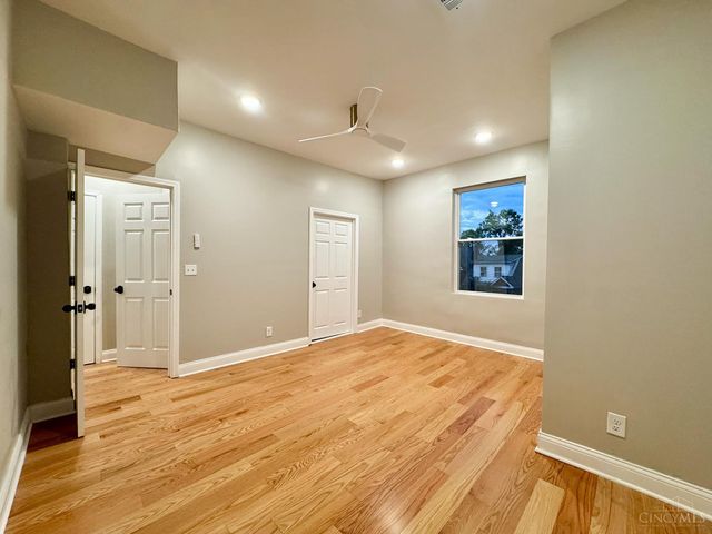 3206 Gilbert Avenue, Cincinnati, OH 45207