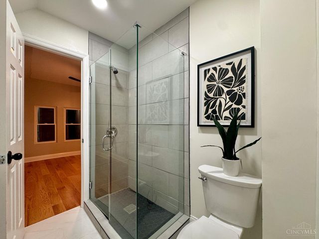 3206 Gilbert Avenue, Cincinnati, OH 45207