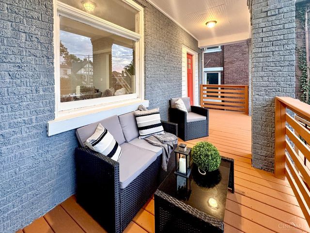 3206 Gilbert Avenue, Cincinnati, OH 45207