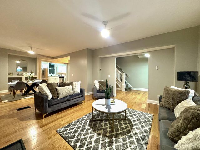 3206 Gilbert Avenue, Cincinnati, OH 45207