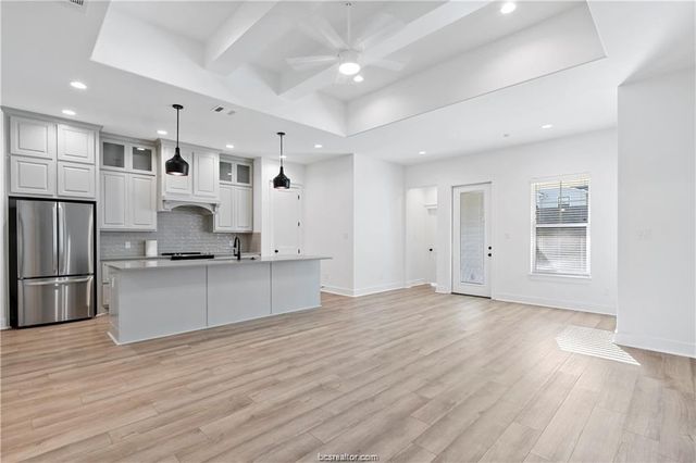 5036 Mooney Falls Drive, Bryan, TX 77802