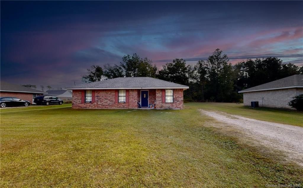 1114 Pinder Lane, Dequincy, LA 70633