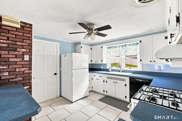 15 Liberty Street, Manchester, CT 06040