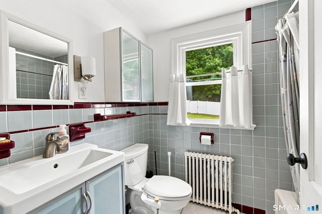 15 Liberty Street, Manchester, CT 06040