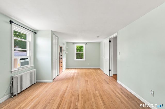 15 Liberty Street, Manchester, CT 06040