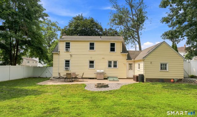 15 Liberty Street, Manchester, CT 06040