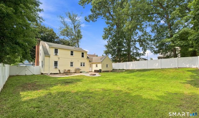 15 Liberty Street, Manchester, CT 06040