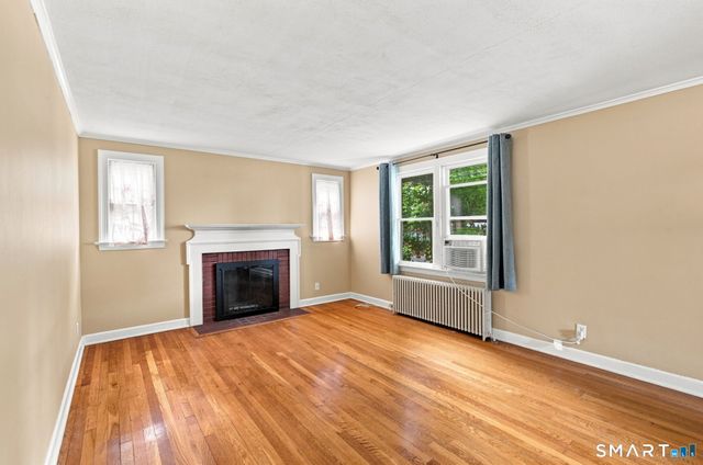 15 Liberty Street, Manchester, CT 06040