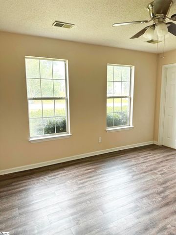 524 Country Gardens Drive, Fountain Inn, SC 29644