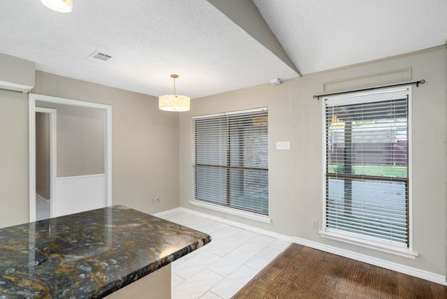 2017 Iron Horse Court, Arlington, TX 76017