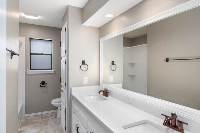 2017 Iron Horse Court, Arlington, TX 76017