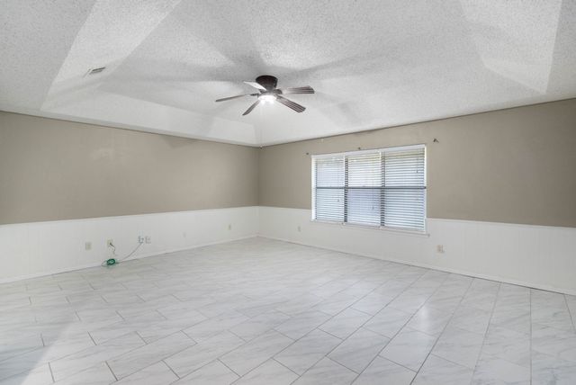 2017 Iron Horse Court, Arlington, TX 76017