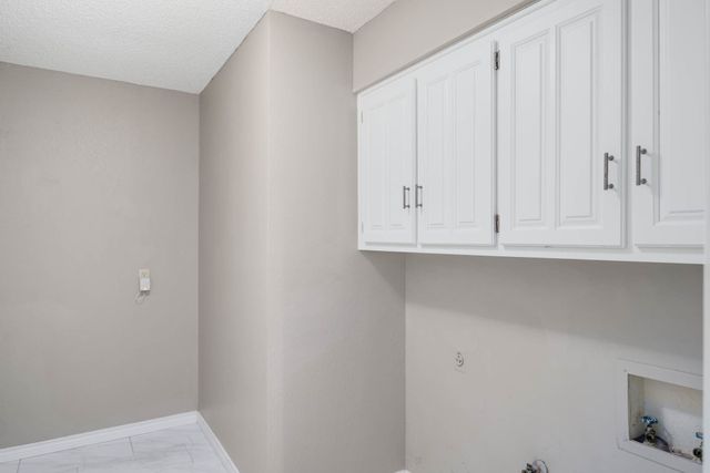 2017 Iron Horse Court, Arlington, TX 76017