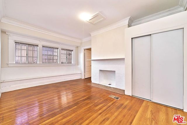 2619 Raymond Avenue, Los Angeles, CA 90007