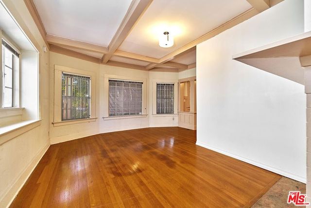 2619 Raymond Avenue, Los Angeles, CA 90007