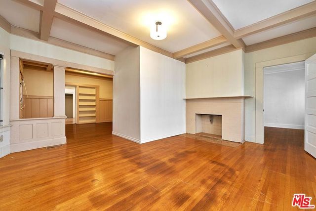 2619 Raymond Avenue, Los Angeles, CA 90007