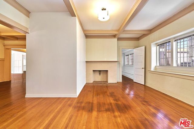 2619 Raymond Avenue, Los Angeles, CA 90007