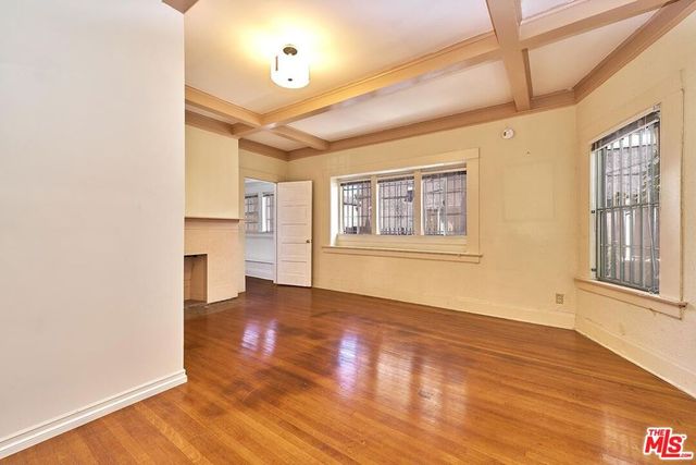 2619 Raymond Avenue, Los Angeles, CA 90007