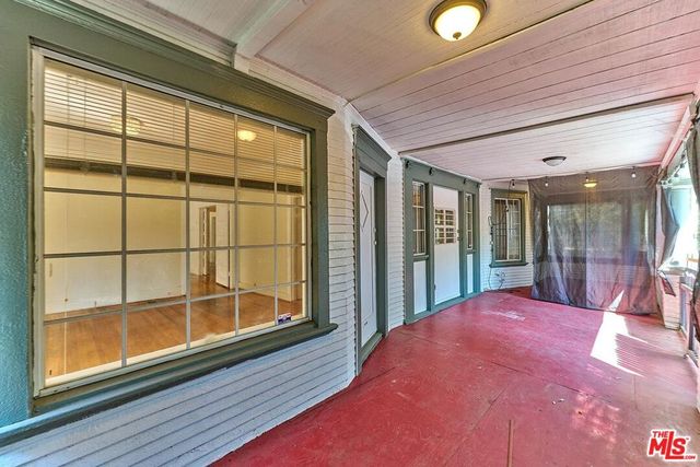 2619 Raymond Avenue, Los Angeles, CA 90007