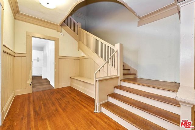 2619 Raymond Avenue, Los Angeles, CA 90007