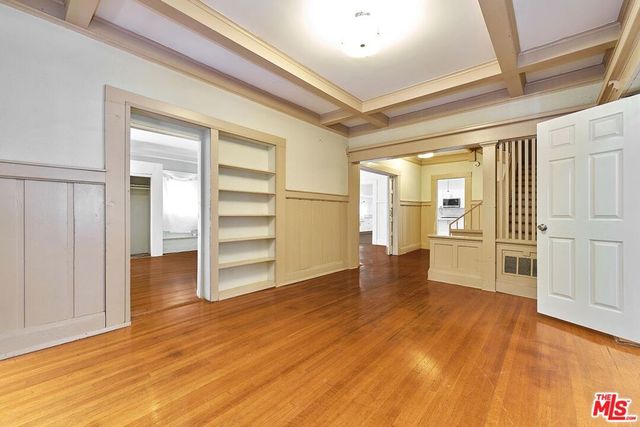 2619 Raymond Avenue, Los Angeles, CA 90007