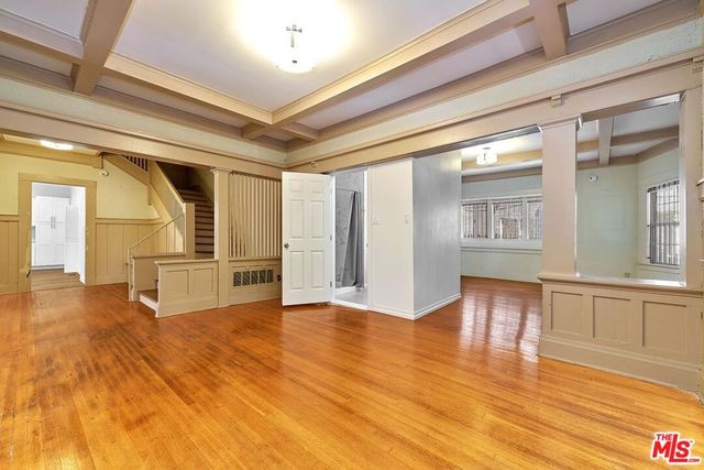 2619 Raymond Avenue, Los Angeles, CA 90007