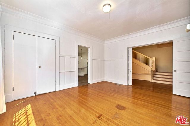 2619 Raymond Avenue, Los Angeles, CA 90007