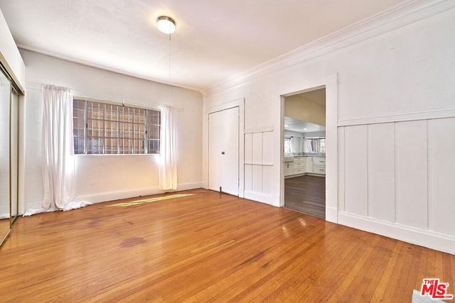 2619 Raymond Avenue, Los Angeles, CA 90007