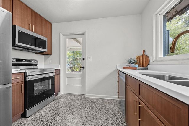 2122 NE 12TH TERRACE, Gainesville, FL 32609