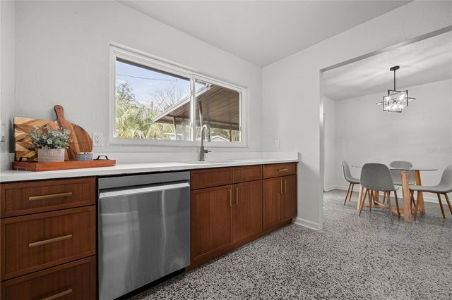 2122 NE 12TH TERRACE, Gainesville, FL 32609