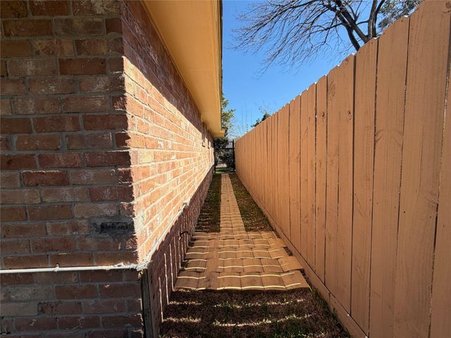 9227 Vanwood Street, Houston, TX 77040