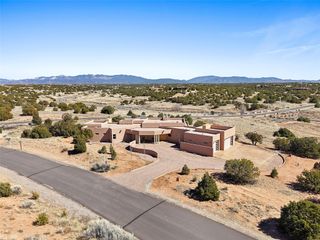 2 Calle Ventoso W, Santa Fe, NM 87506